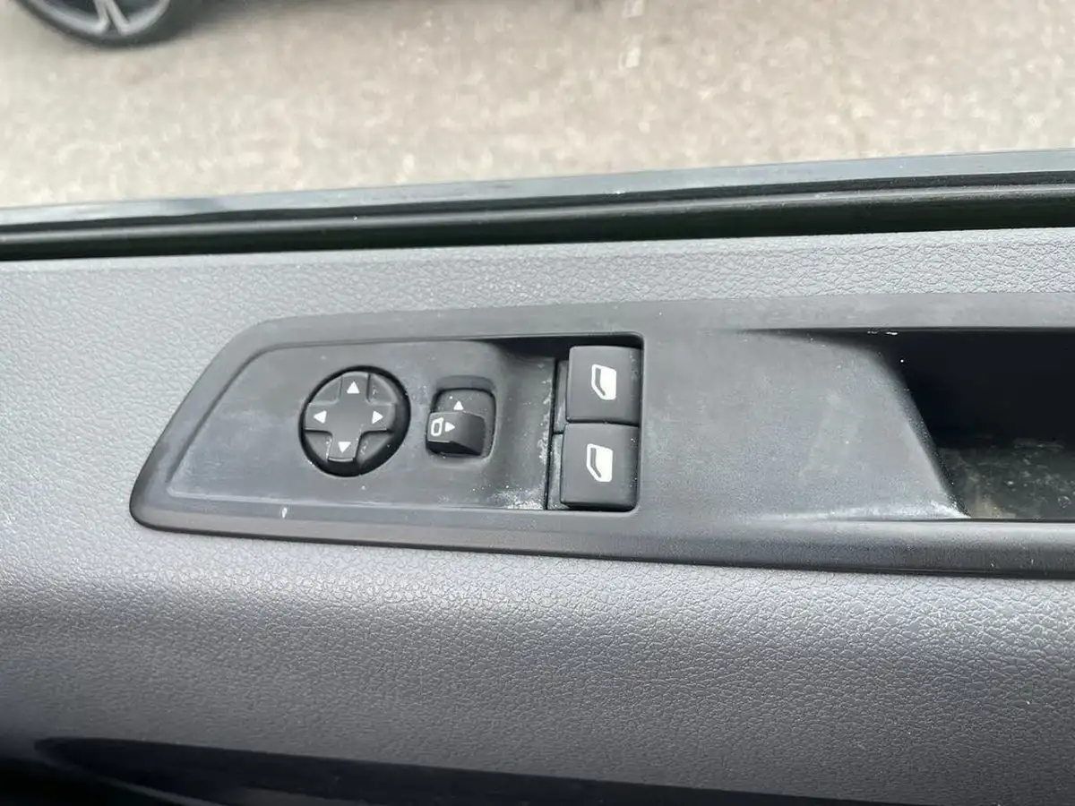 2018-peugeot-expert-20-bluehdi-professional-standard-1400-panel-big-19