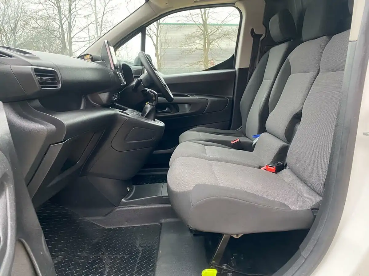 2019-citroen-berlingo-15bluehdi-1000-enterprise-100pseu6dt-e-panel-big-28