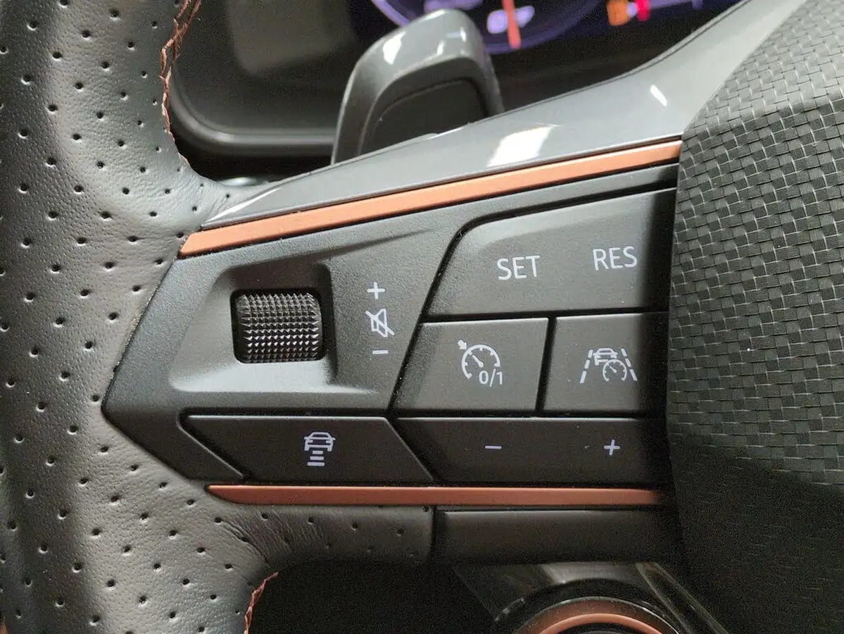 2023-cupra-leon-nf-20-tsi-vz3-300ps-hatchback-big-26