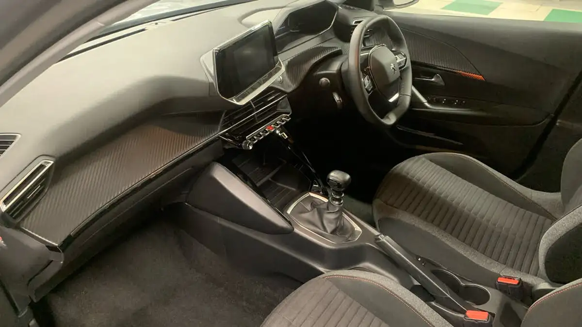 2022-peugeot-2008-suv-12-puretech-active-premium-big-11