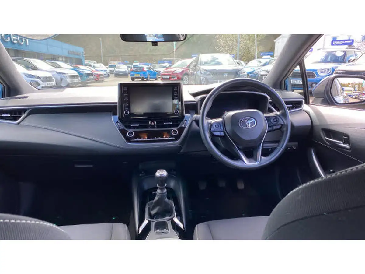 2019-toyota-corolla-12-vvt-i-icon-tech-trk-hatchback-big-9