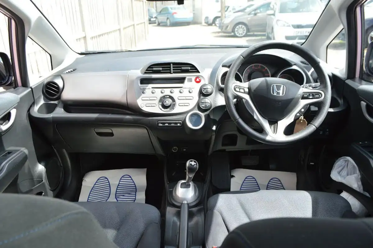 2009-honda-jazz-14-ex-98bhp-semi-a-big-1