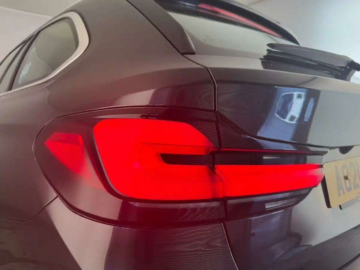 2021-bmw-5-series-20-530e-se-touring-5d-big-46