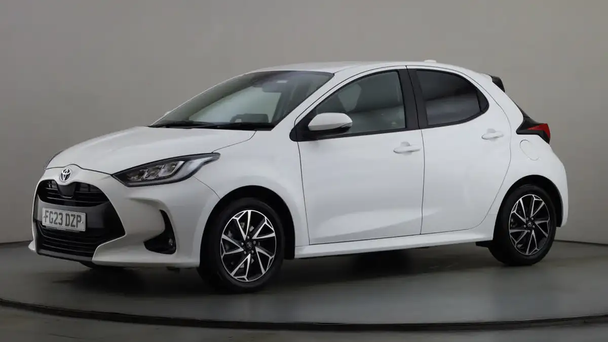 2023-toyota-yaris-15-vvt-i-design-big-14