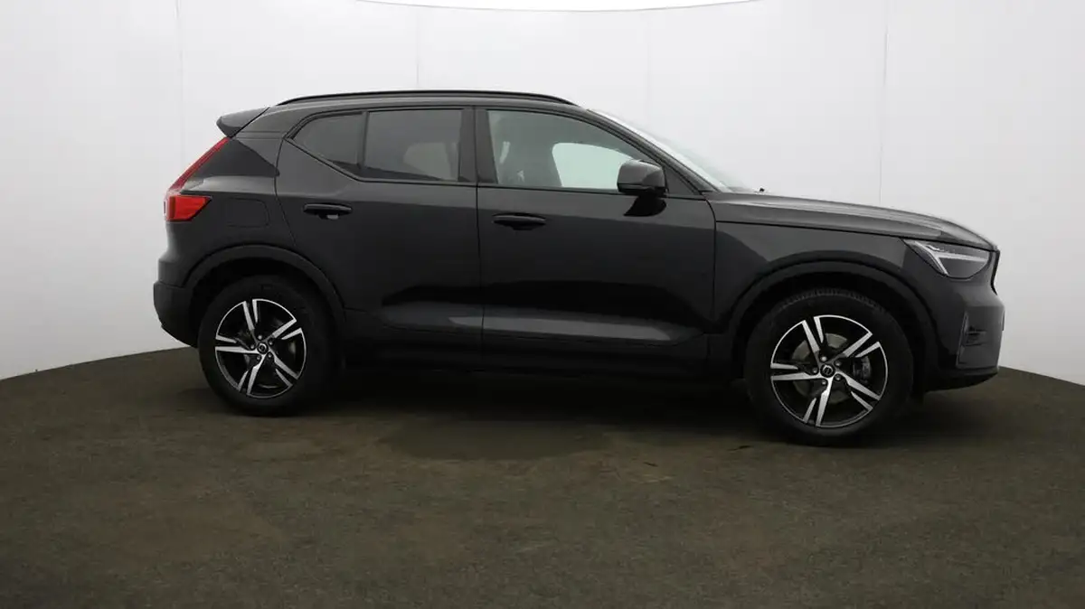 2023-volvo-xc40-20-b3-plus-big-48