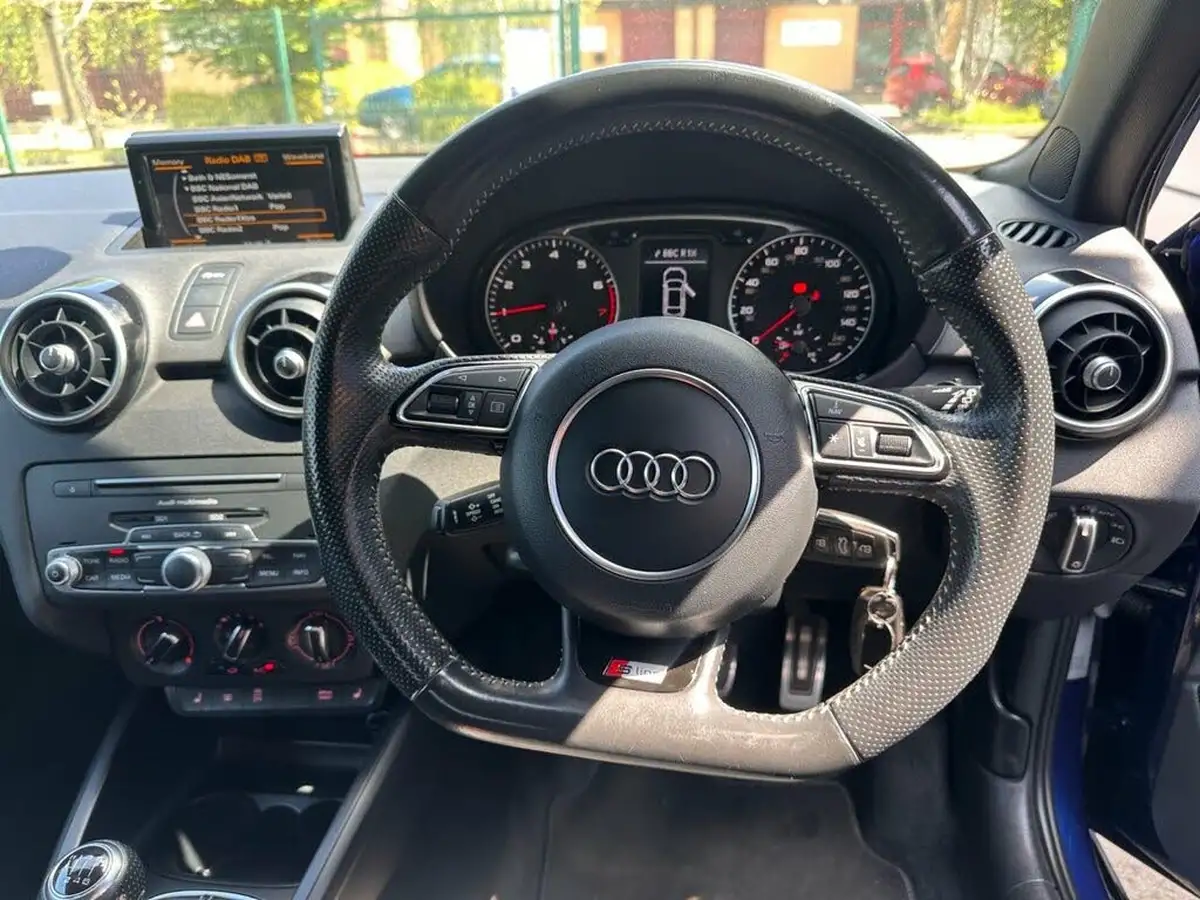 2016-audi-a1-14-tfsi-s-line-125ps-hatchback-3d-big-6