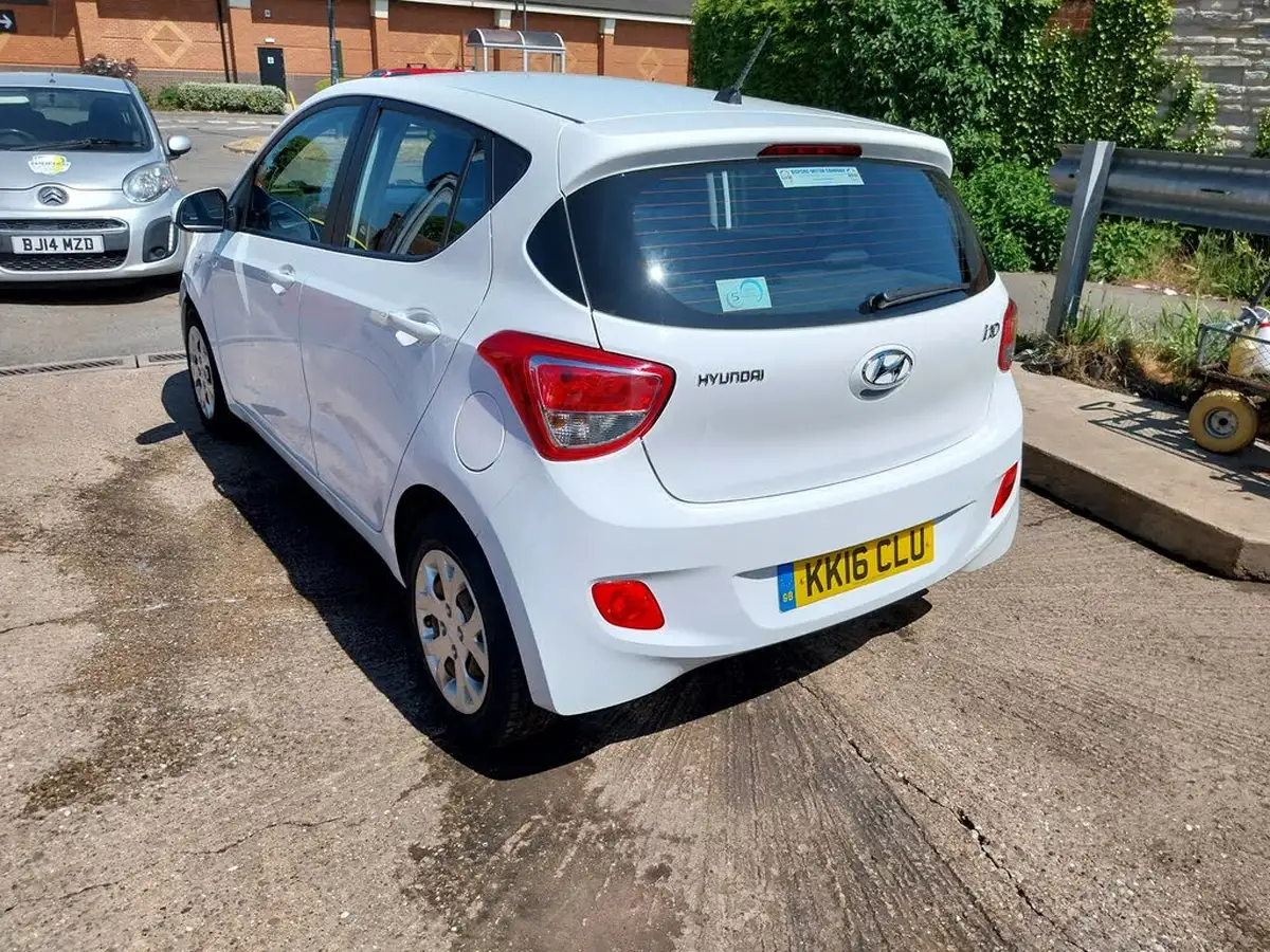 2016-hyundai-i10-10-se-big-3