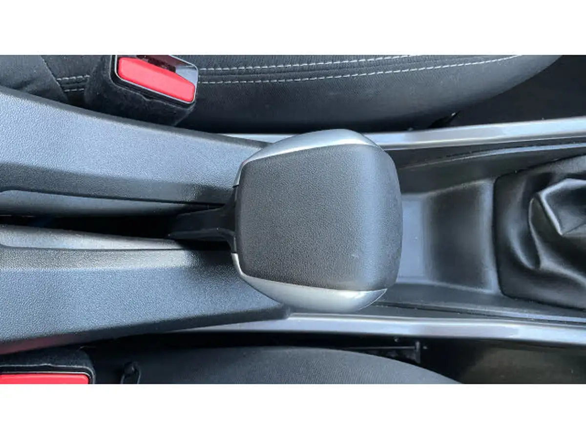 2018-peugeot-2008-suv-12-puretech-active-82bhp-ss-big-28