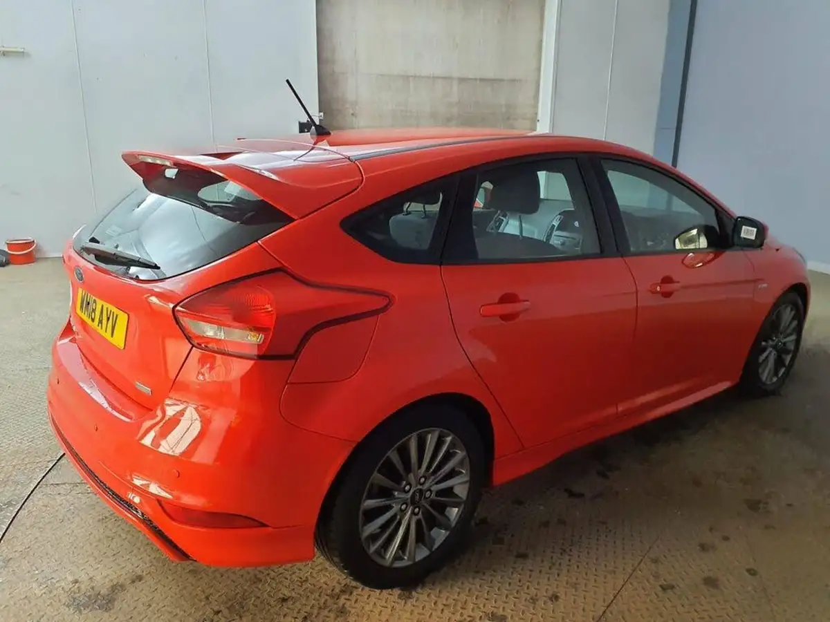 2018-ford-focus-10t-st-line-140ps-hatchback-big-3