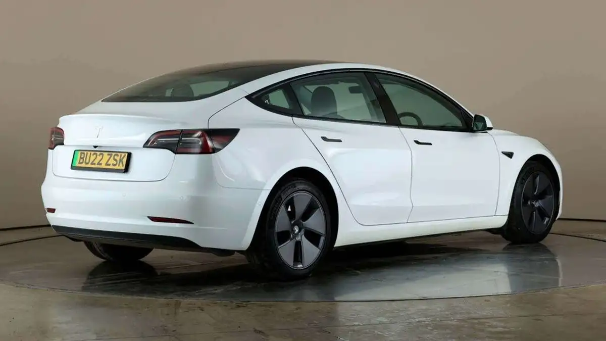 2021-tesla-model-3-e-standard-plus-big-2