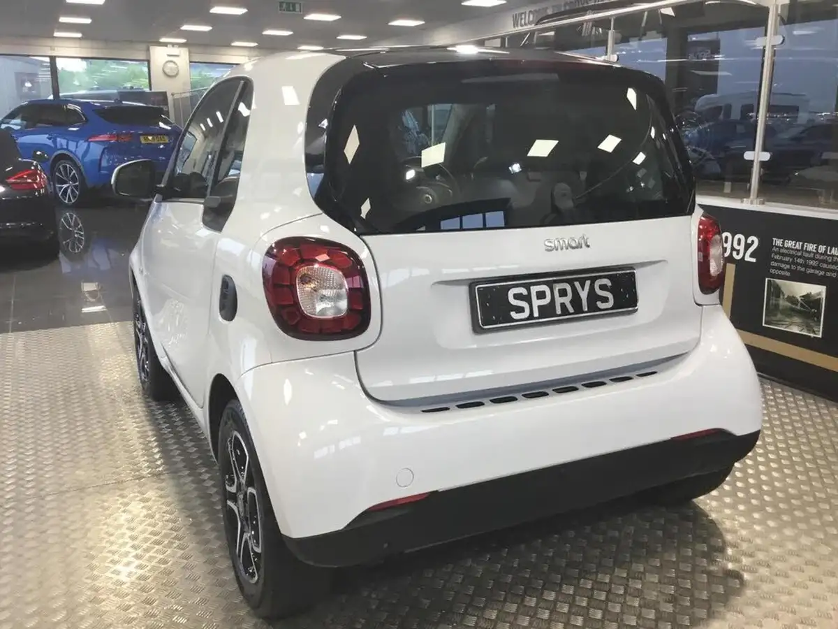 2017-smart-fortwo-09-prime-90bhp-premiumss-coupe-twinamic-big-10