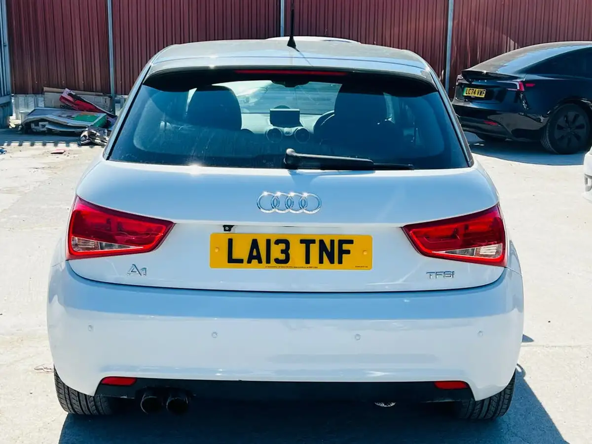 2013-audi-a1-14-122ps-sportback-5d-1390cc-s-tronic-big-3