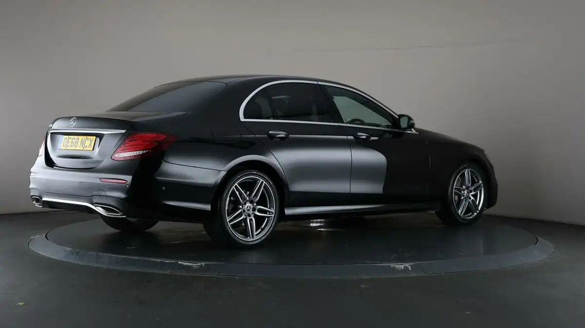 2019-mercedes-benz-e-class-20-e200-amg-line-saloon-4d-big-65