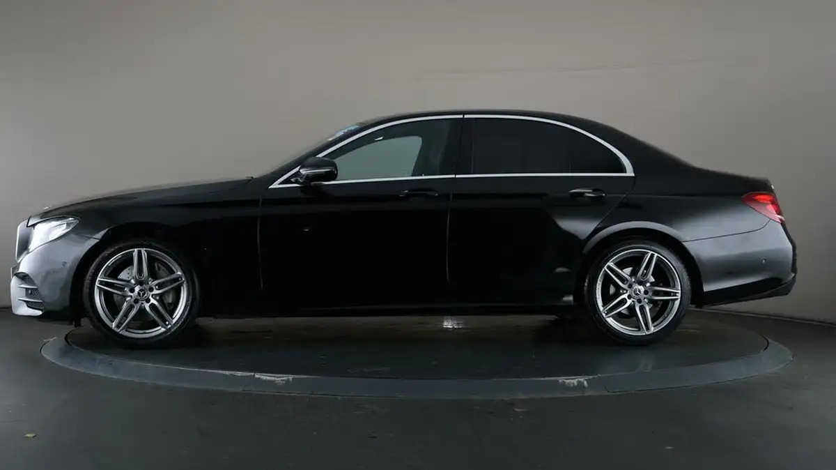 2019-mercedes-benz-e-class-20-e200-amg-line-saloon-4d-big-37