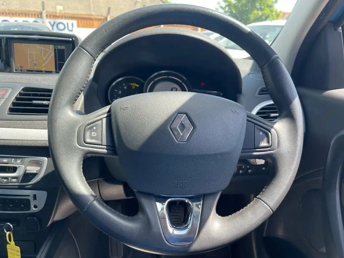 2014-renault-megane-15dci-dynamique-tom-tom-energy-ss-coupe-3d-big-13