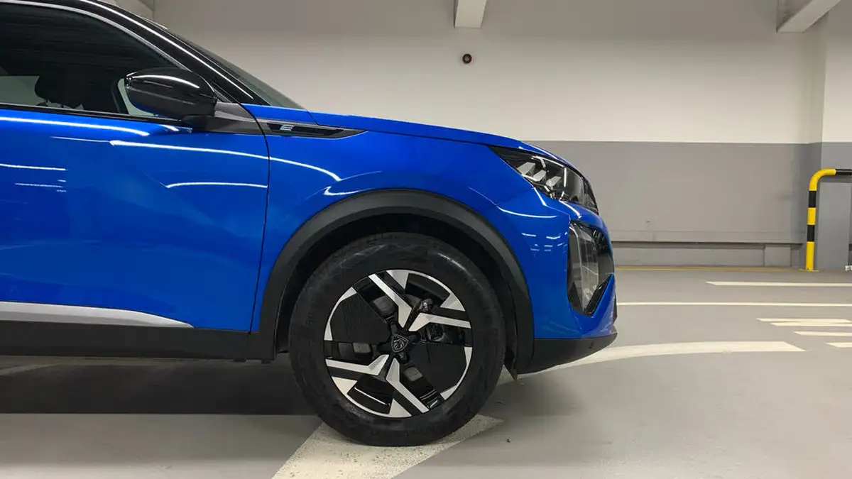 2024-peugeot-2008-suv-e-gt-136ps-50kwh-big-16