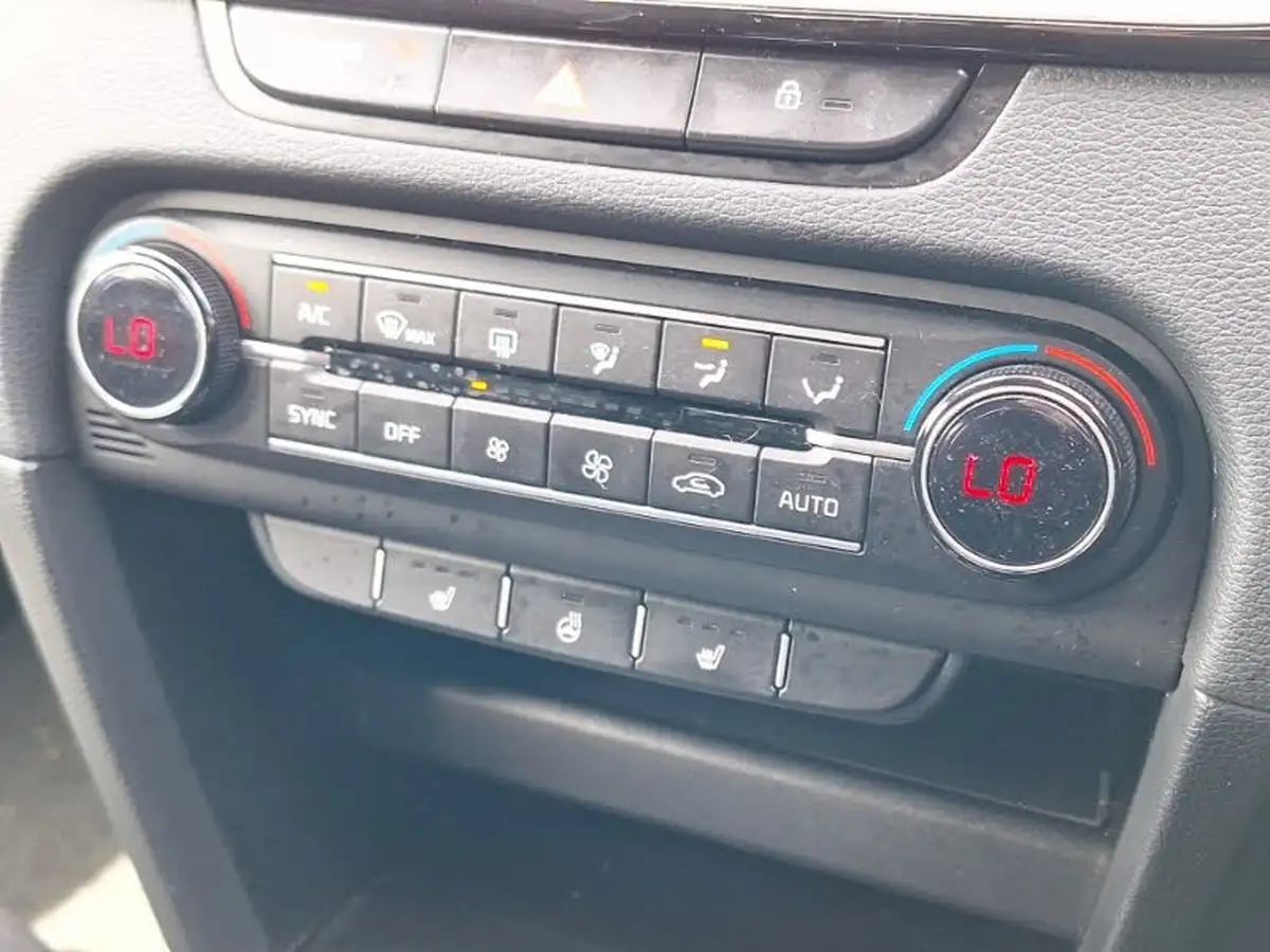 2022-kia-pro-ceed-15-t-gdi-gt-line-big-10