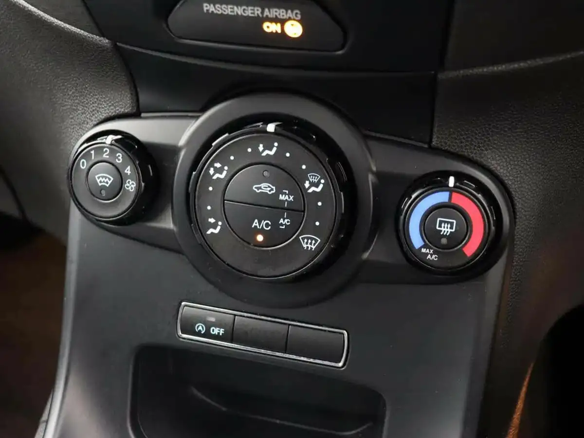 2017-ford-fiesta-10t-st-line-100ps-5d-big-34