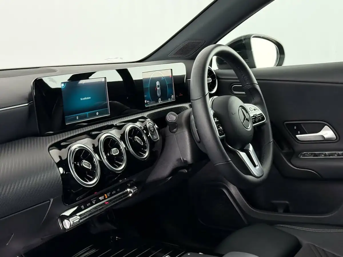 2021-mercedes-benz-a-class-20d-a180d-se-8g-dct-big-16