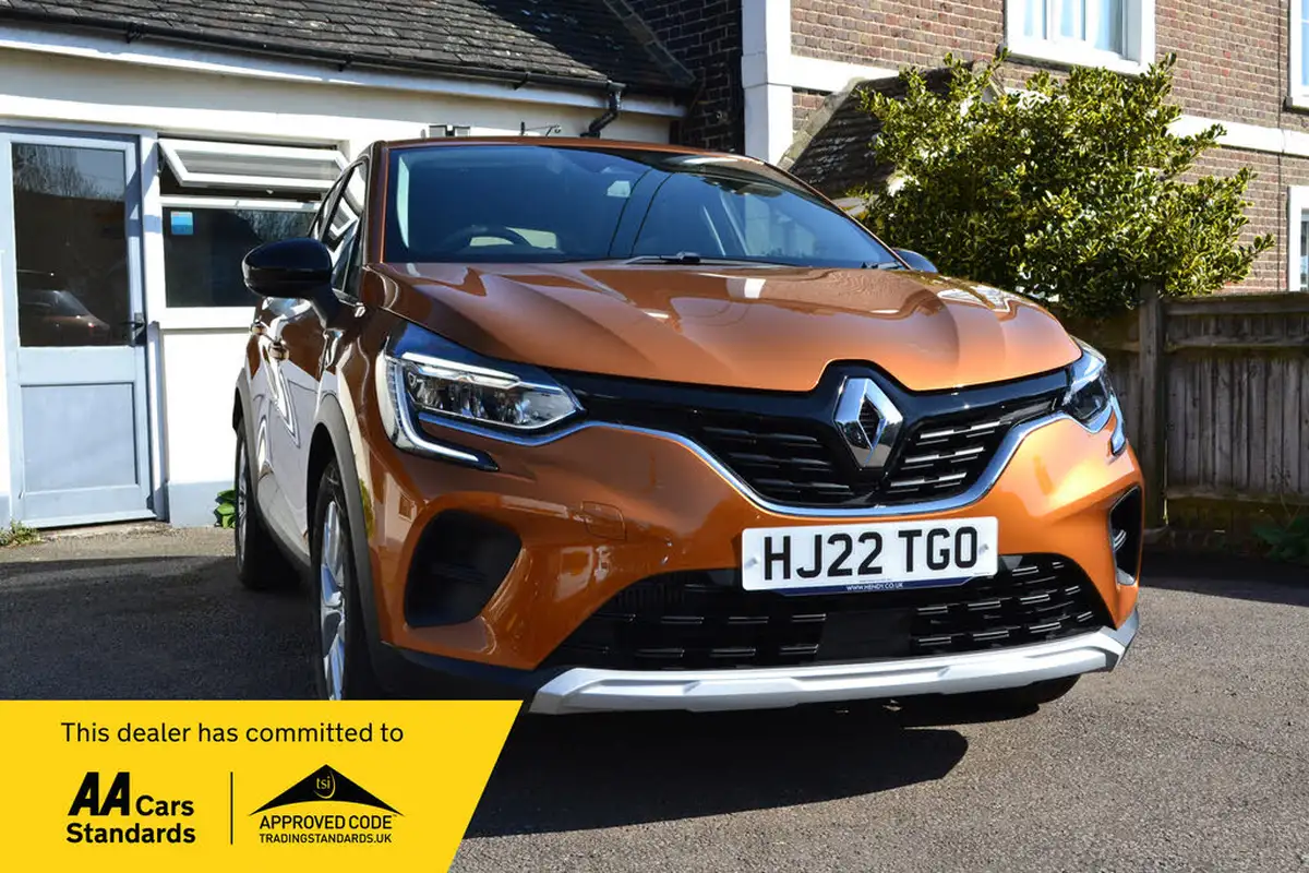 2022-renault-captur-13-tce-iconic-edition-edc-auto-big-0