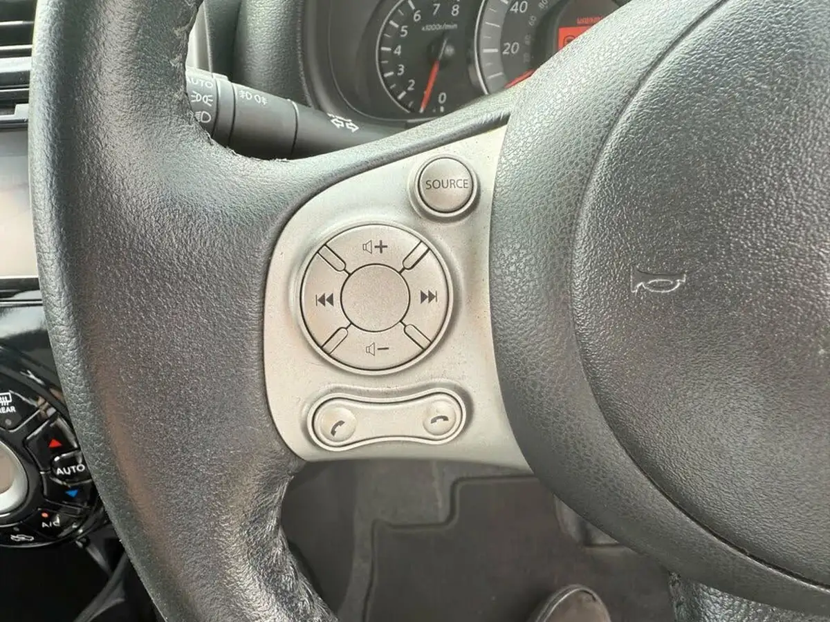2014-nissan-micra-12-acenta-80ps-cvt-big-25