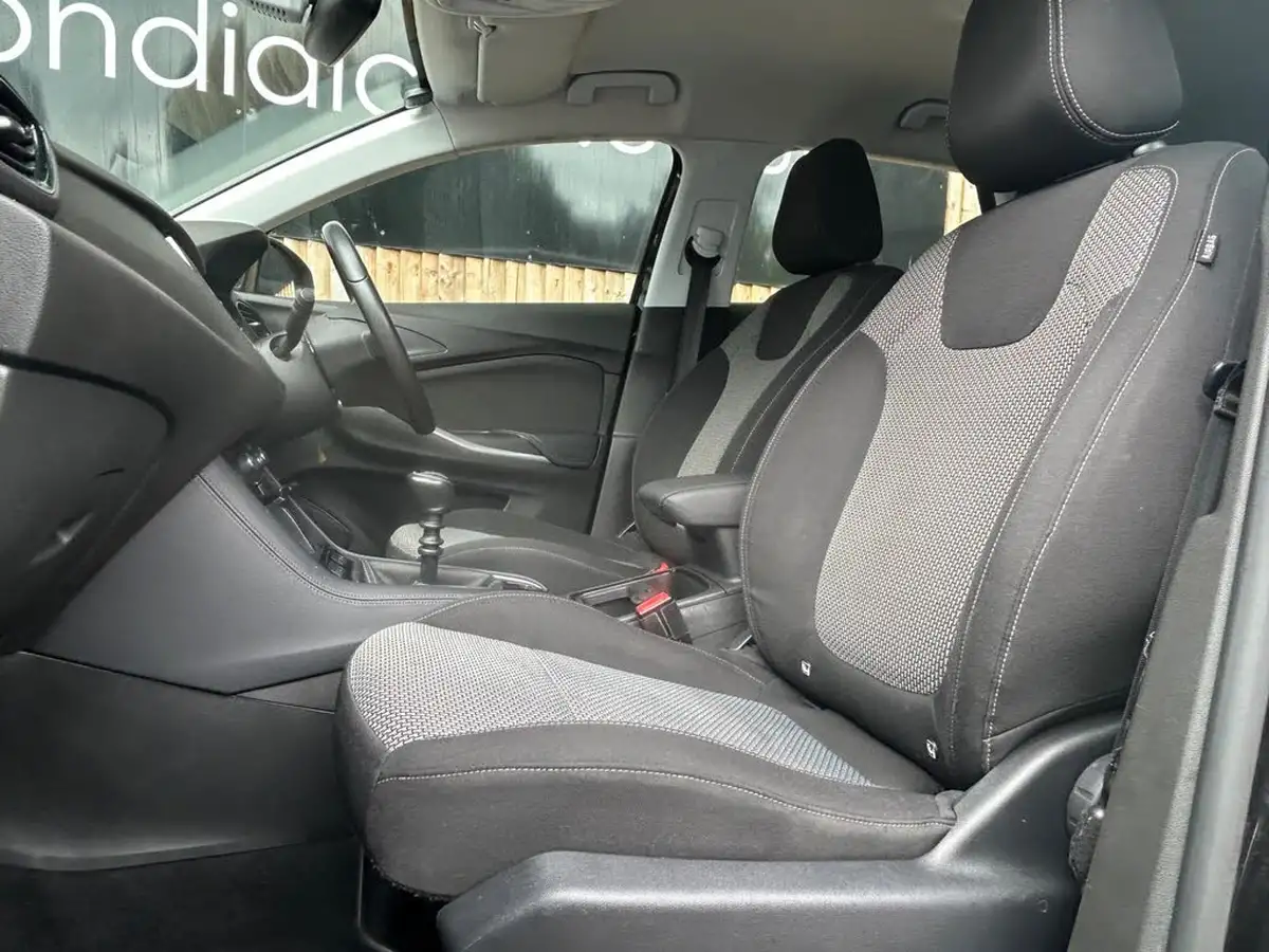 2019-vauxhall-grandland-x-12-se-ss-big-3