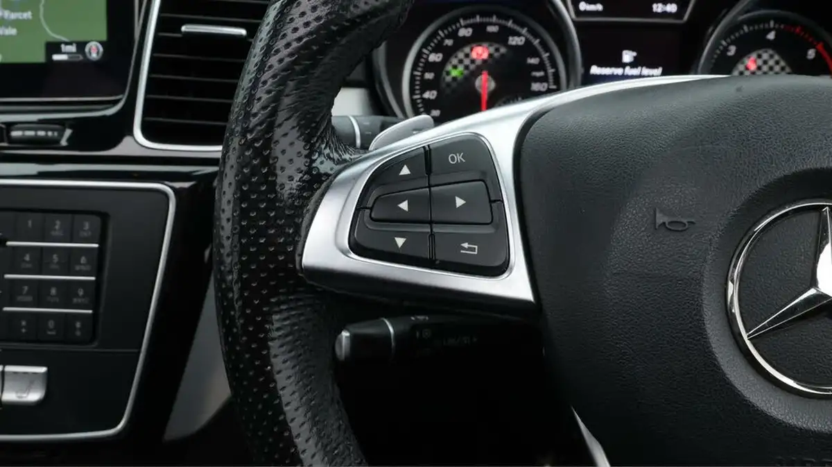 2018-mercedes-benz-gle-class-21d-gle250d-amg-night-edition-premium-plus-big-24