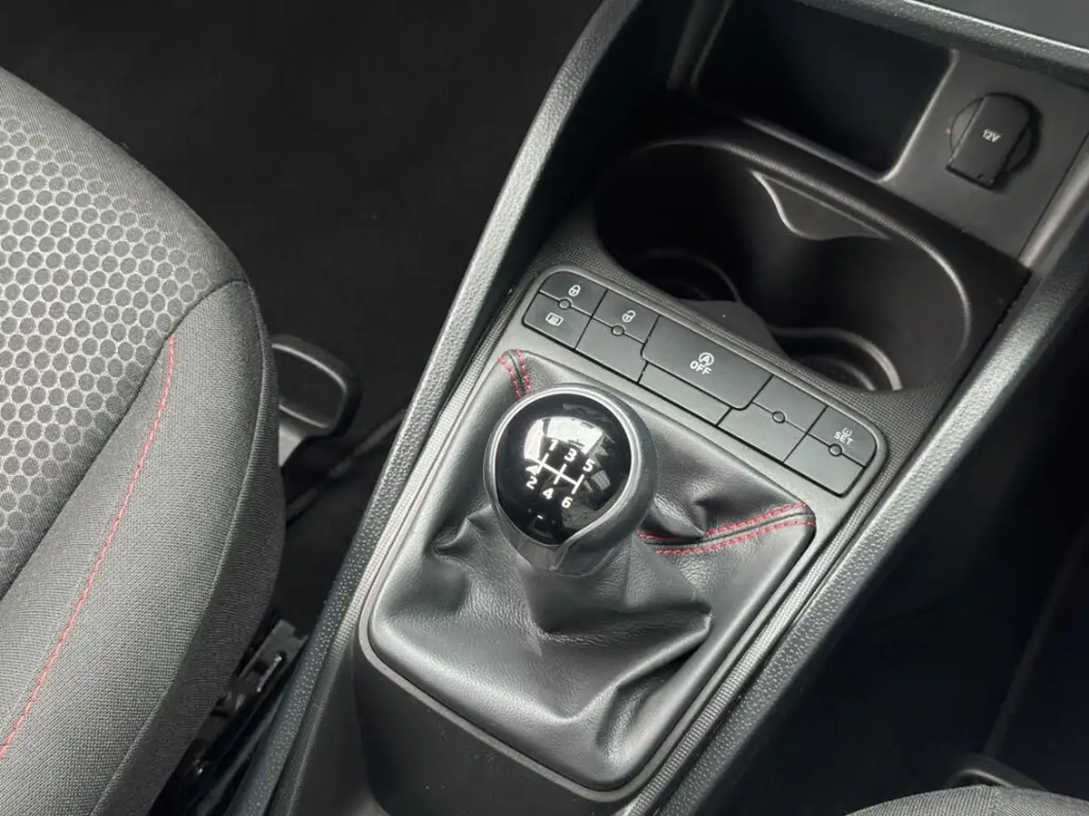 2015-seat-ibiza-14tsi-fr-hatchback-5d-big-21