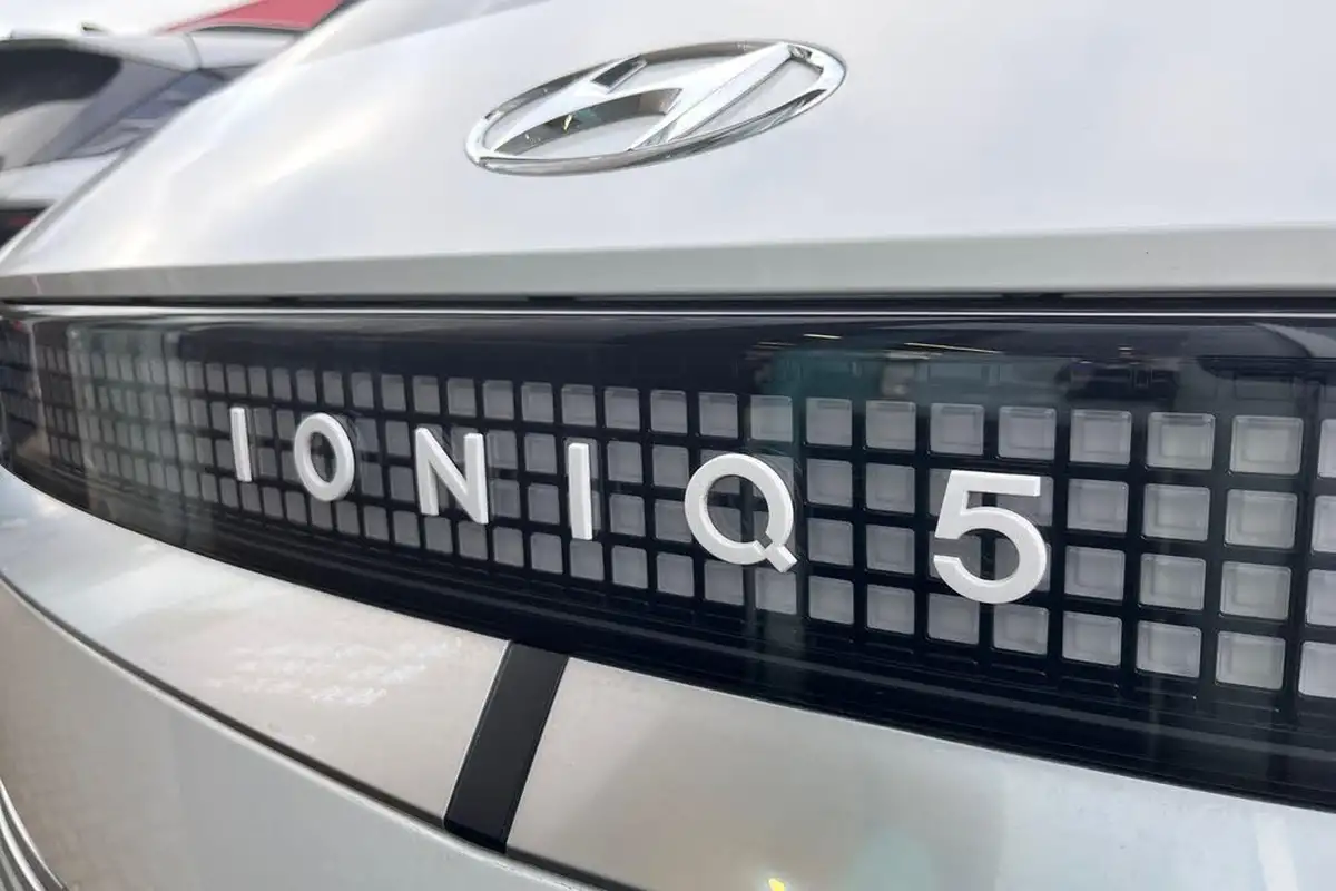2024-hyundai-ioniq-5-e-ultimate-325ps-77kwh-awd-big-26