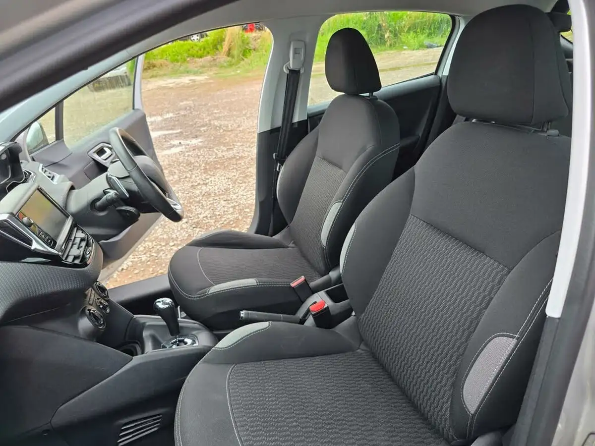 2016-peugeot-208-12-puretech-active-82bhp-ss-5d-etg5-big-45