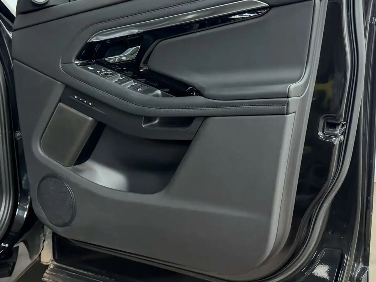 2021-land-rover-range-rover-evoque-15-p300e-autobiography-big-25