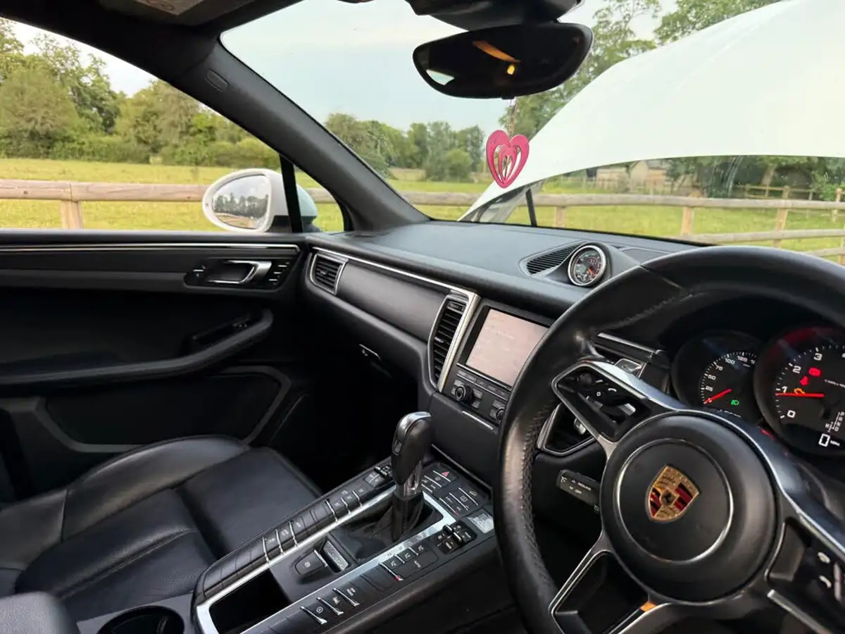 2015-porsche-macan-20-big-7