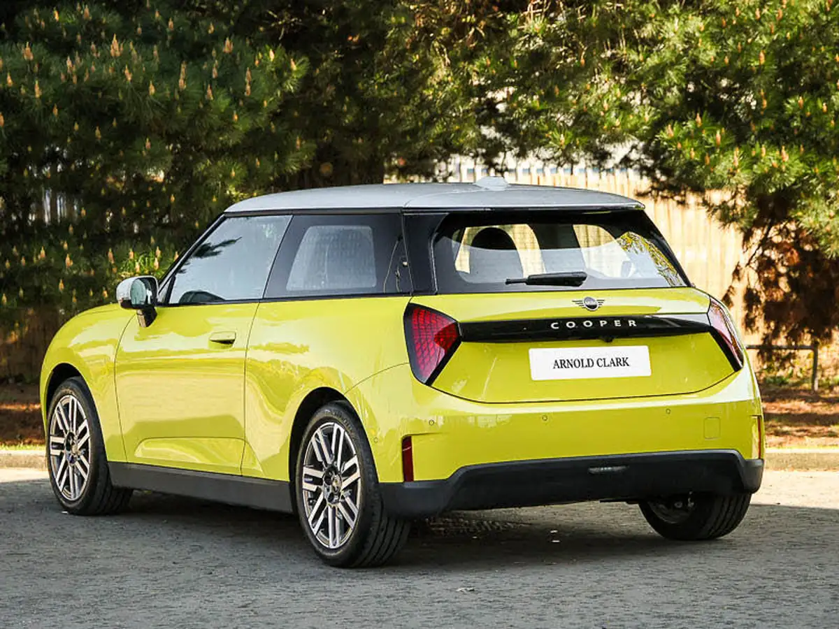 2024-mini-cooper-e-cooper-e-classic-big-1