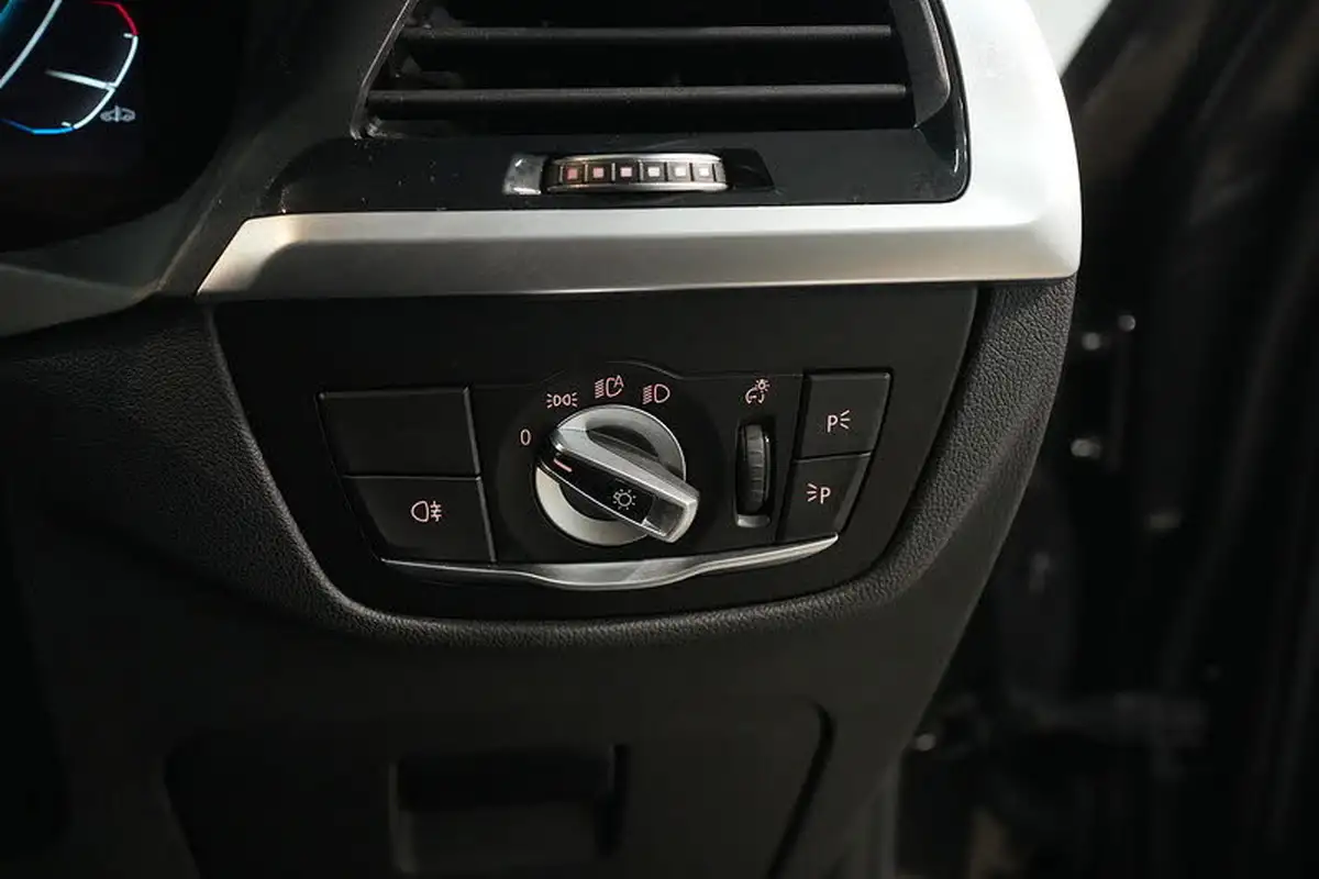 2022-bmw-ix3-e-premier-edition-big-41