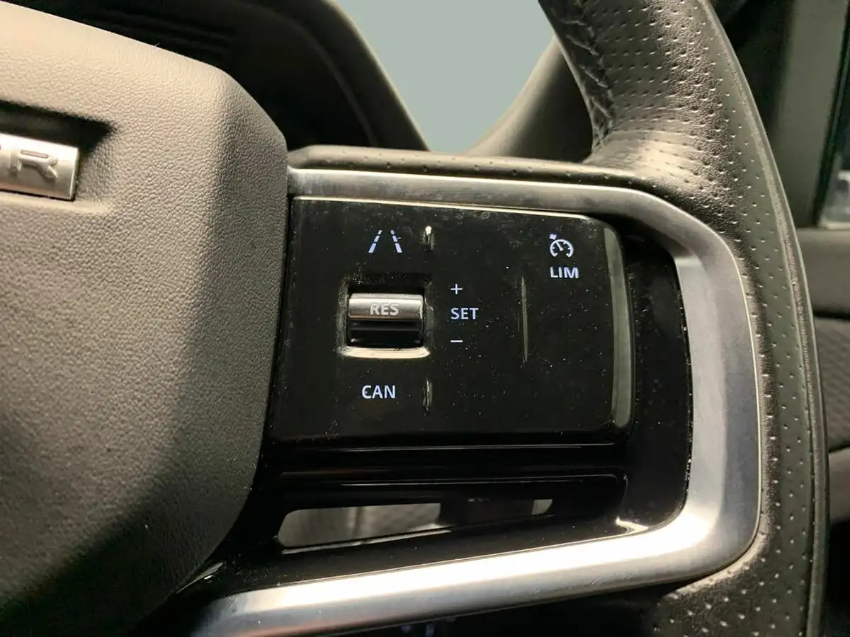 2022-land-rover-range-rover-evoque-15-p300e-r-dynamic-s-big-25