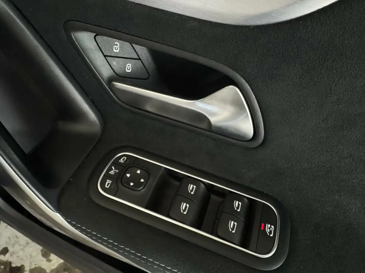 2022-mercedes-benz-a-class-13-a180-amg-line-executive-edition-hatchback-5d-7g-dct-big-16