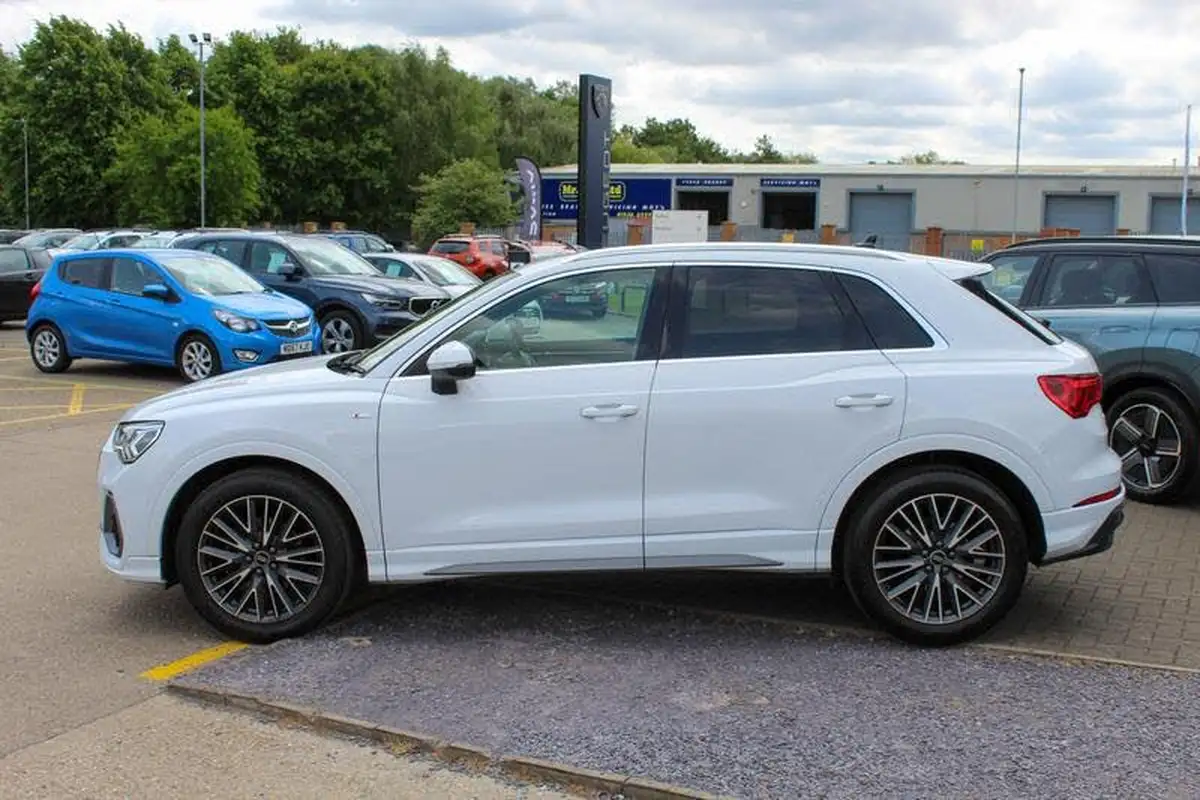 2022-audi-q3-15-35-tfsi-s-line-cod-station-wagon-tronic-big-3