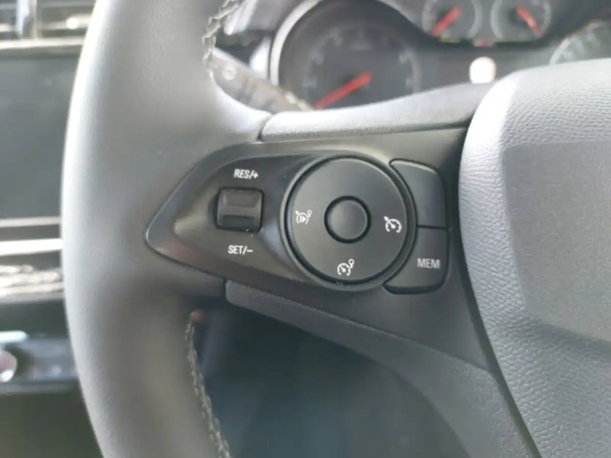 2024-vauxhall-corsa-12i-design-big-15
