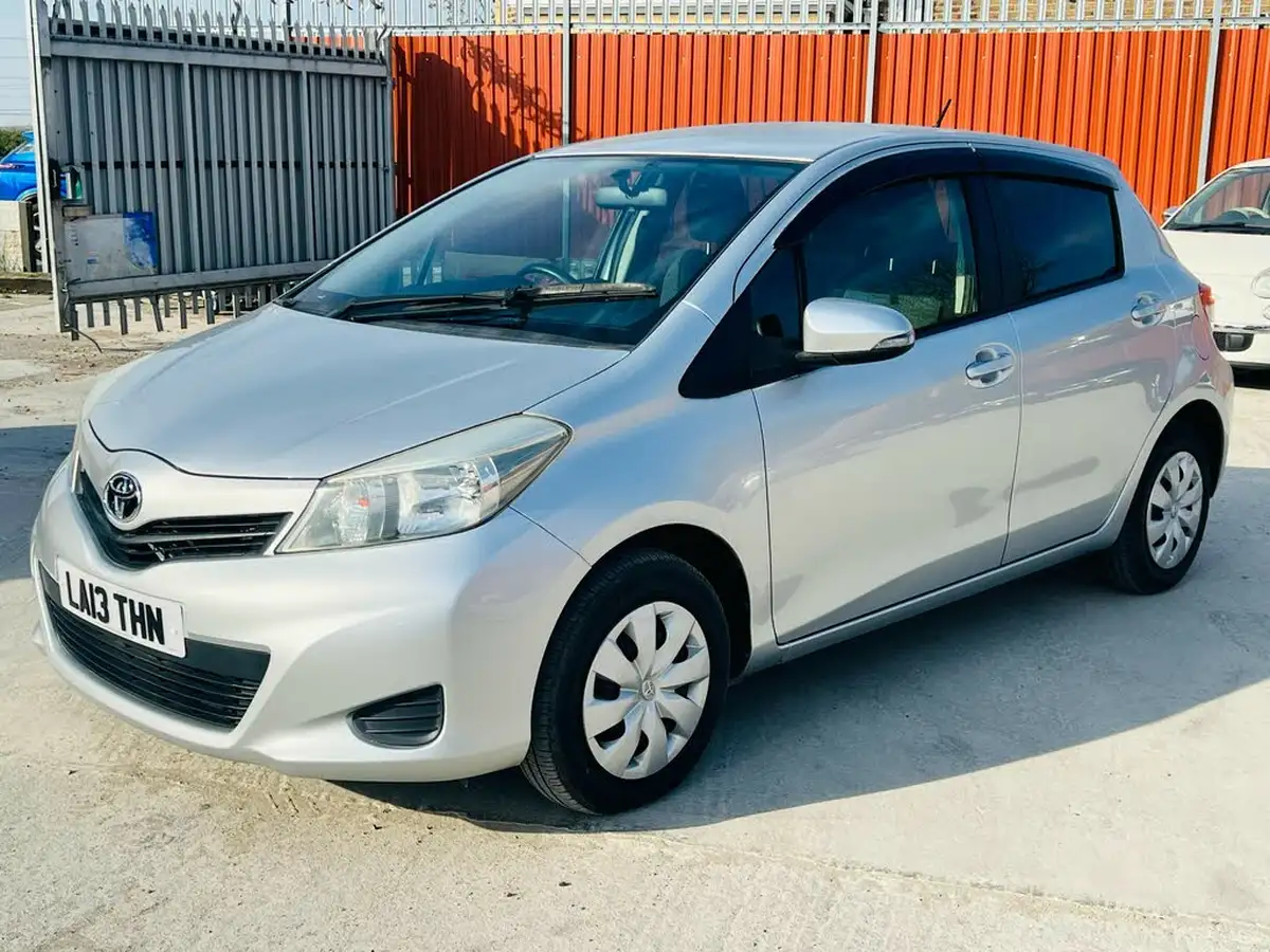 2013-toyota-yaris-big-5