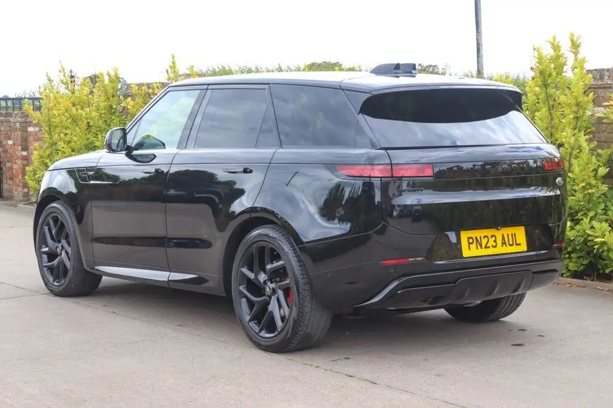 2023-land-rover-range-rover-sport-30-d300-dynamic-se-big-6