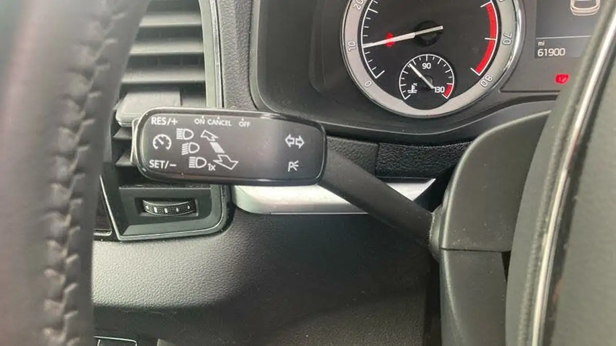 2021-skoda-karoq-15-tsi-edition-big-18