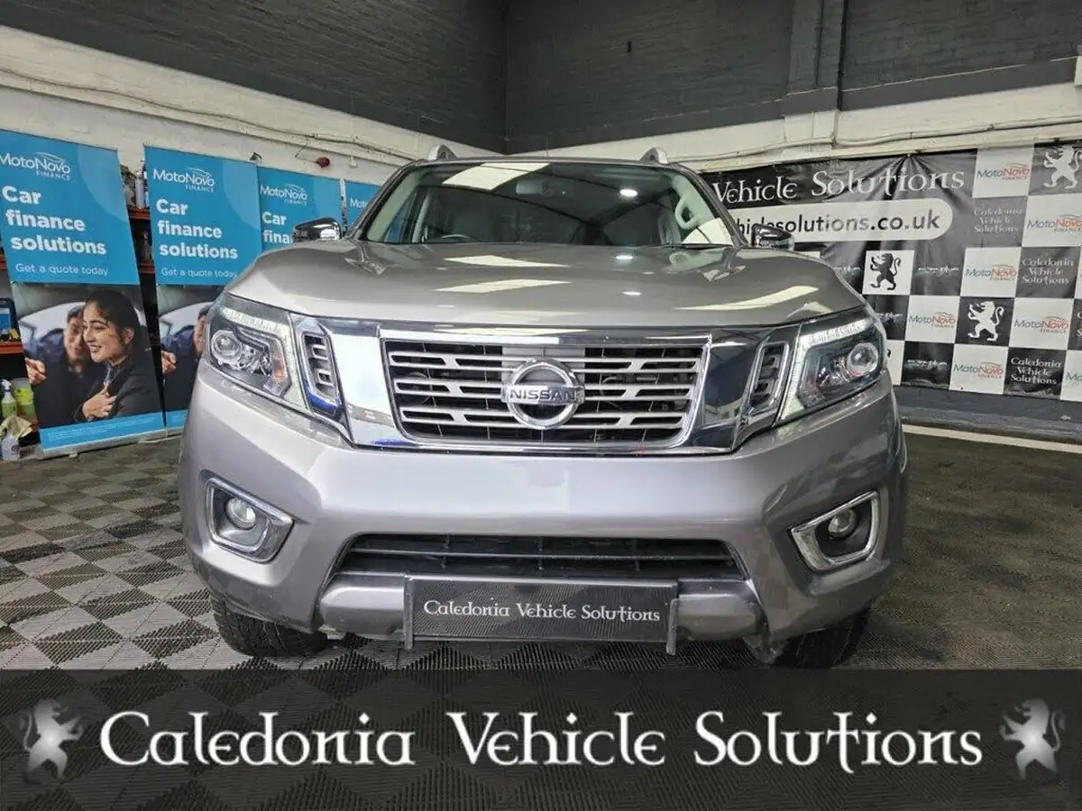 2021-nissan-navara-23dci-tt-tekna-8-navileather-auto-big-21