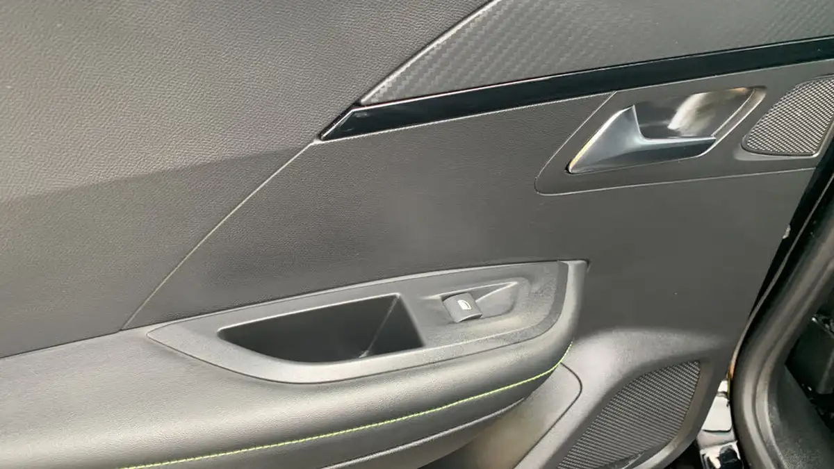 2024-peugeot-2008-suv-12-puretech-gt-130ps-eat8-big-40