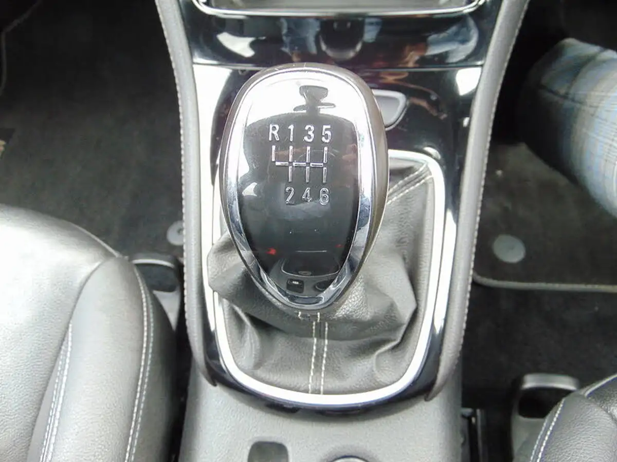 2018-vauxhall-astra-16cdti-elite-nav-136ps-ss-hatchback-big-30
