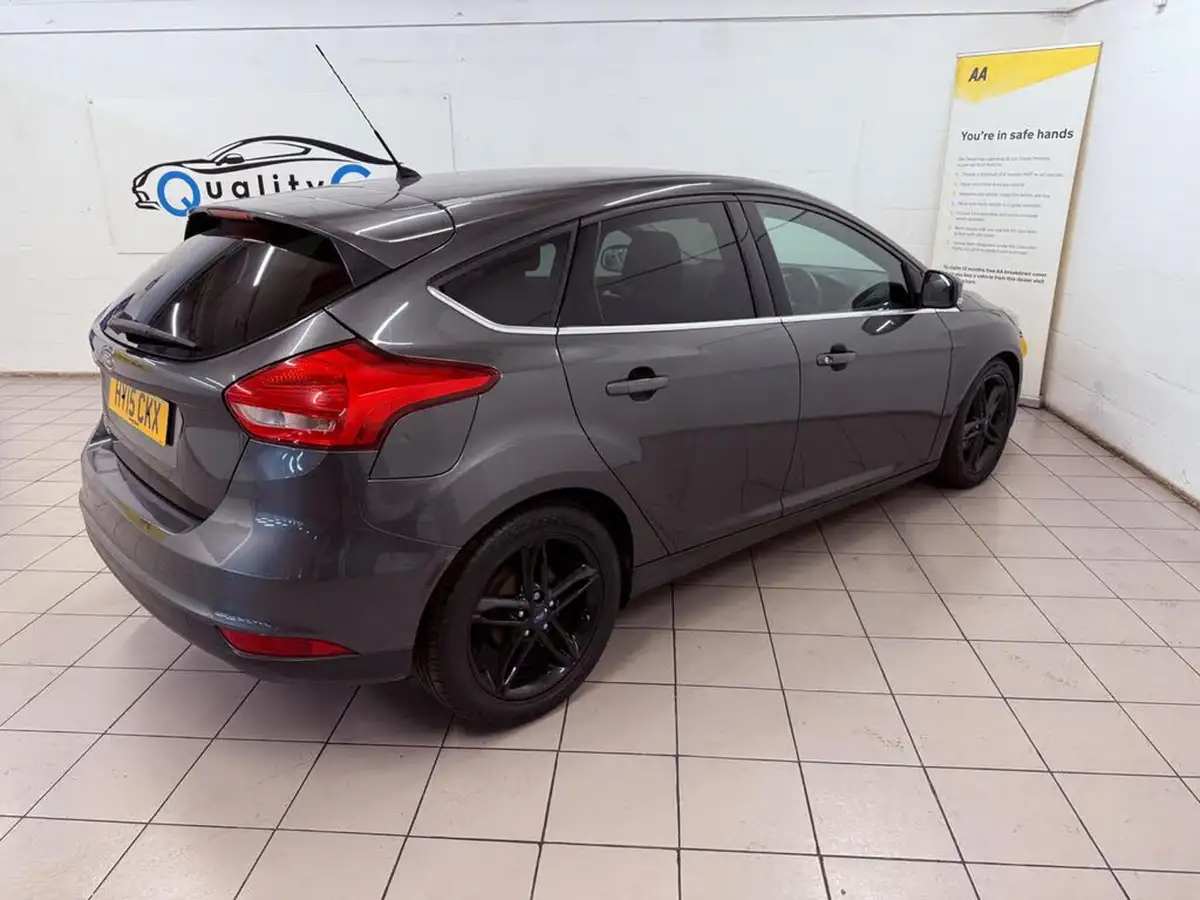 2015-ford-focus-15tdci-zetec-120ps-hatchback-big-8
