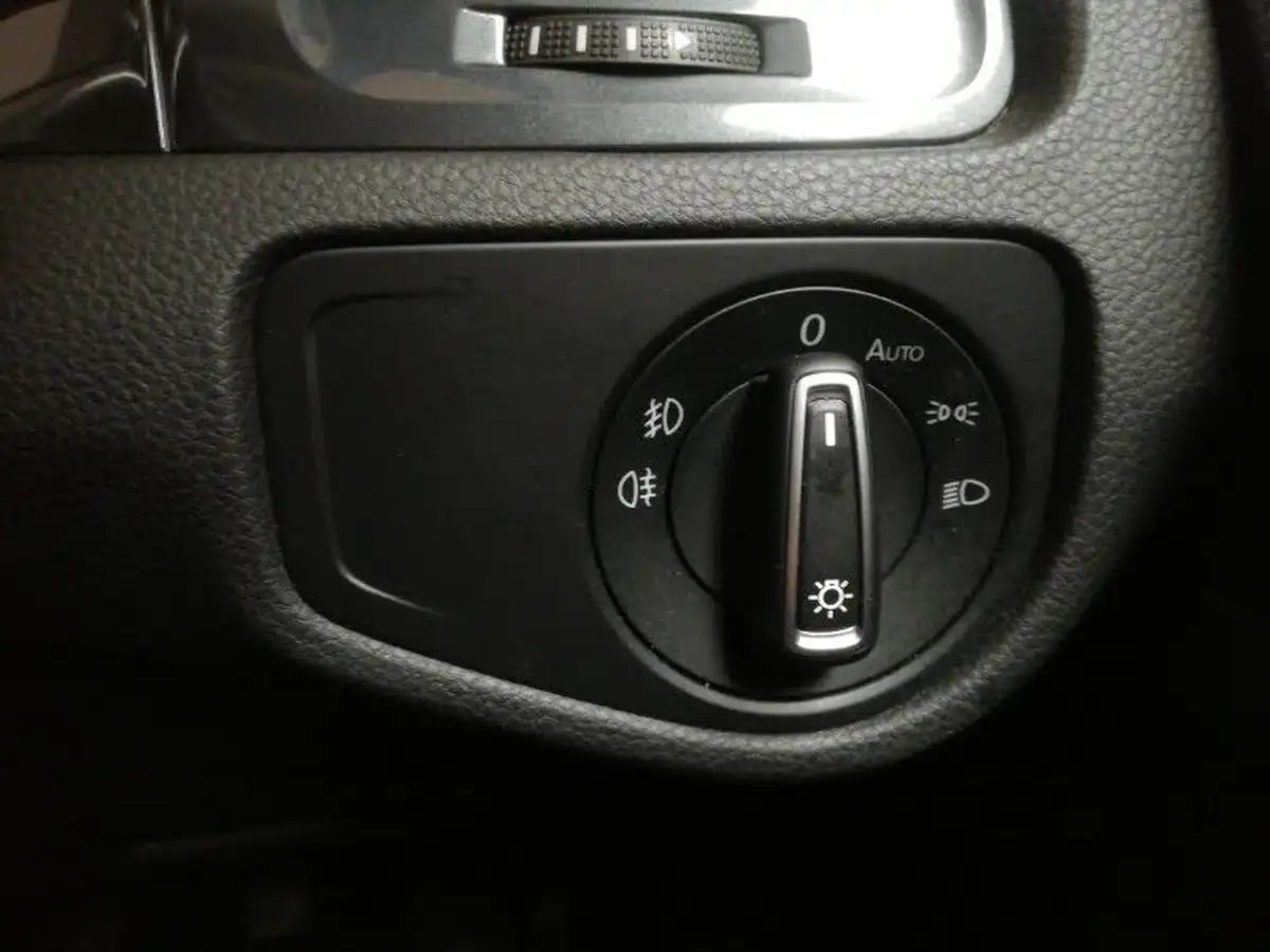 2019-volkswagen-golf-15-tsi-match-edition-150ps-hatchback-big-17