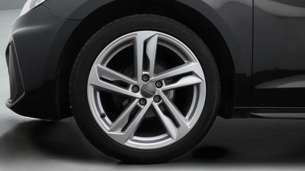 2019-audi-a1-10-25-tfsi-s-line-big-18