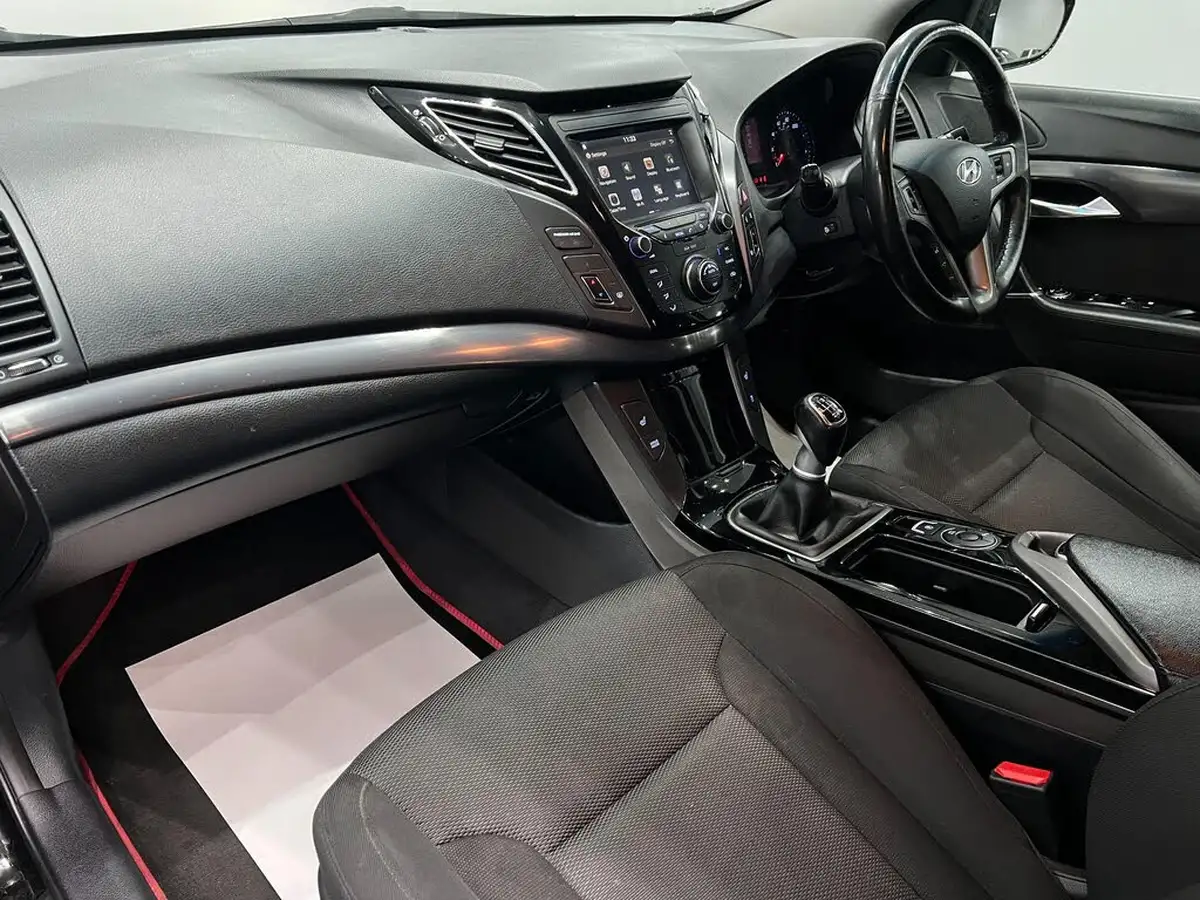 2017-hyundai-i40-17crdi-se-nav-141ps-tourer-5d-big-51