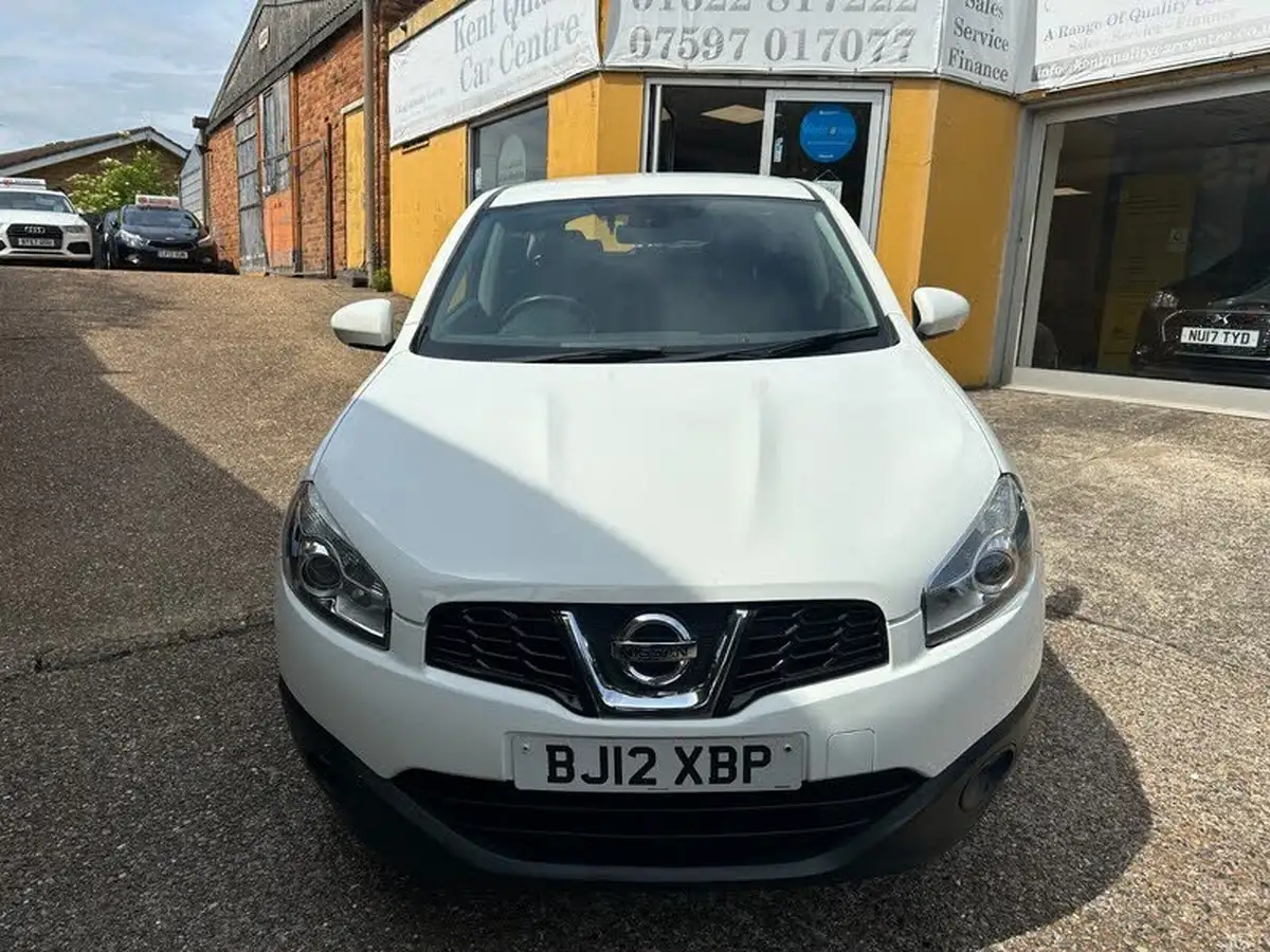 2012-nissan-qashqai-16-acenta-big-1