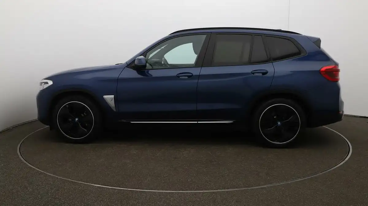 2022-bmw-ix3-e-premier-edition-big-66
